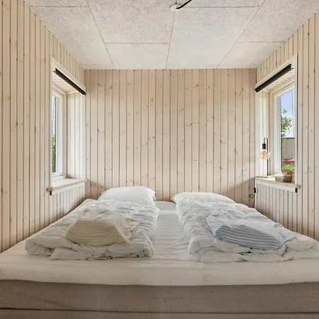 Renoviertes Strandhaus In Einzigartiger Lage Ferienhaus