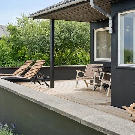 Renoviertes Strandhaus In Einzigartiger Lage Ferienhaus *