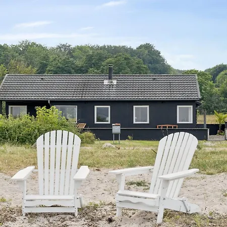 Ferienhaus Renoviertes Strandhaus In Einzigartiger Lage *