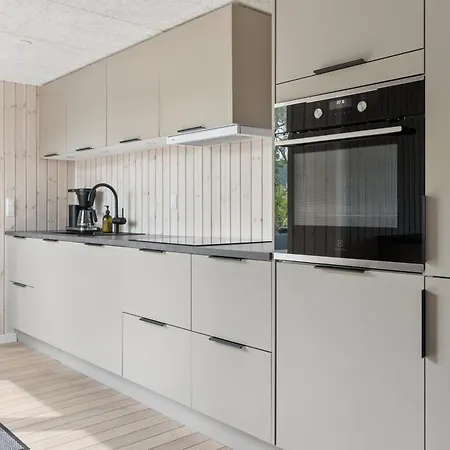 Renoviertes Strandhaus In Einzigartiger Lage *